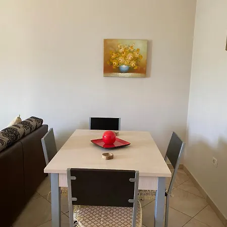Cozy Sun-lit Appartamento