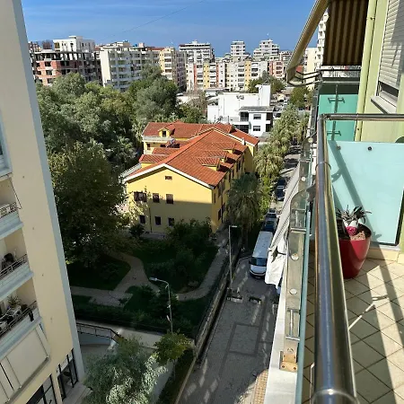 Cozy Sun-lit Appartamento *